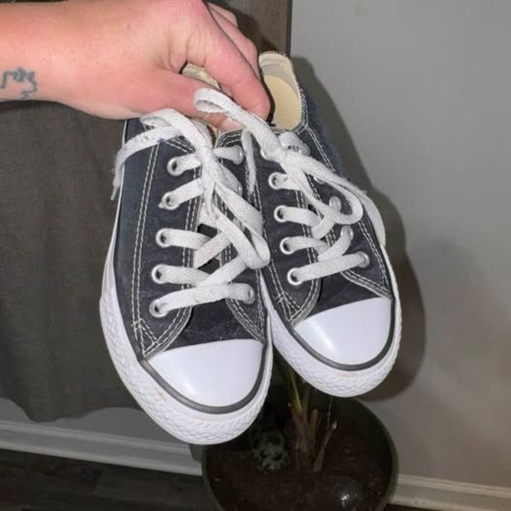 Converse Chuck Taylor All Star Low Top Black Canvas Youth Size 11 Sneakers